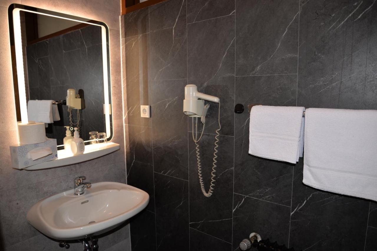 Hotel Paffhausen Wirges ภายนอก รูปภาพ