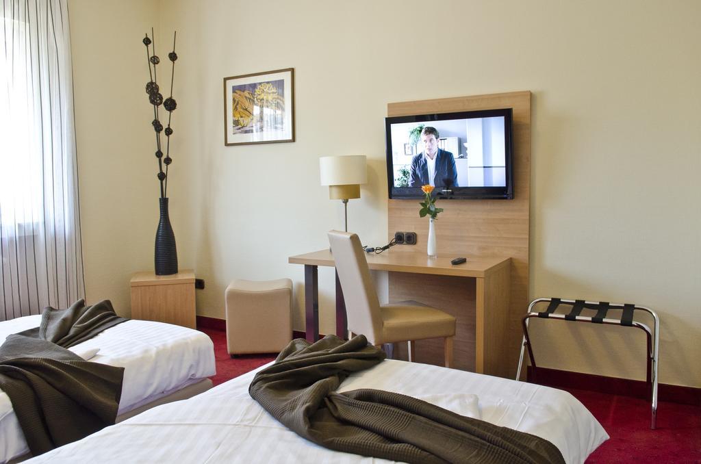 Hotel Paffhausen Wirges ภายนอก รูปภาพ